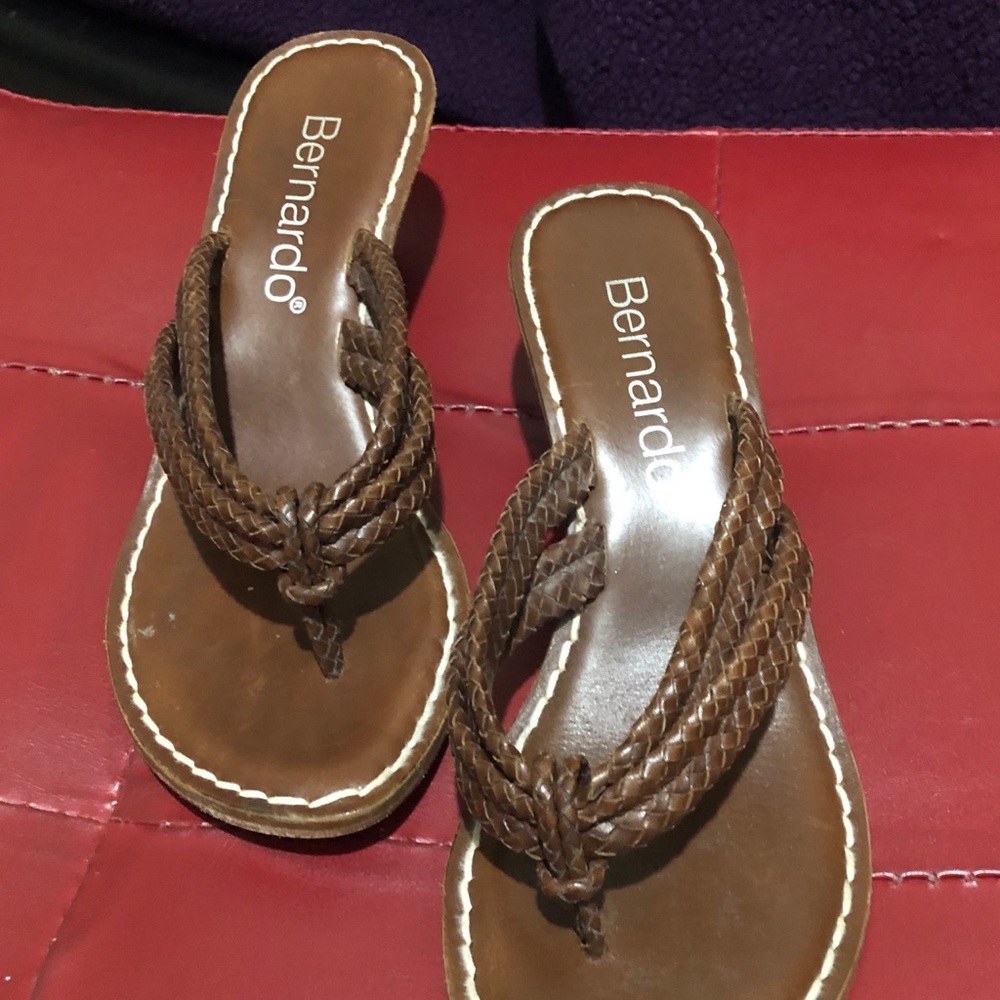 Bernardo wedge sandal